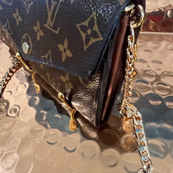 π― Authentic Louis Vuitton Newer Style Sarah Wallet - Picture 6 of 6